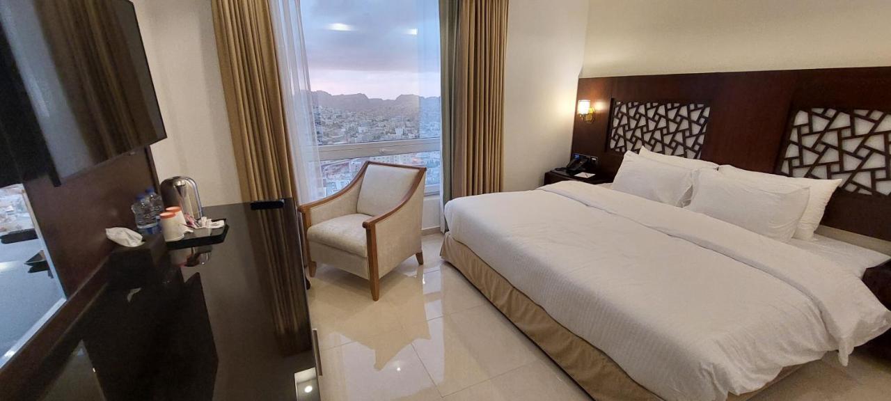 Petra Elite Hotel Wadi Musa Esterno foto